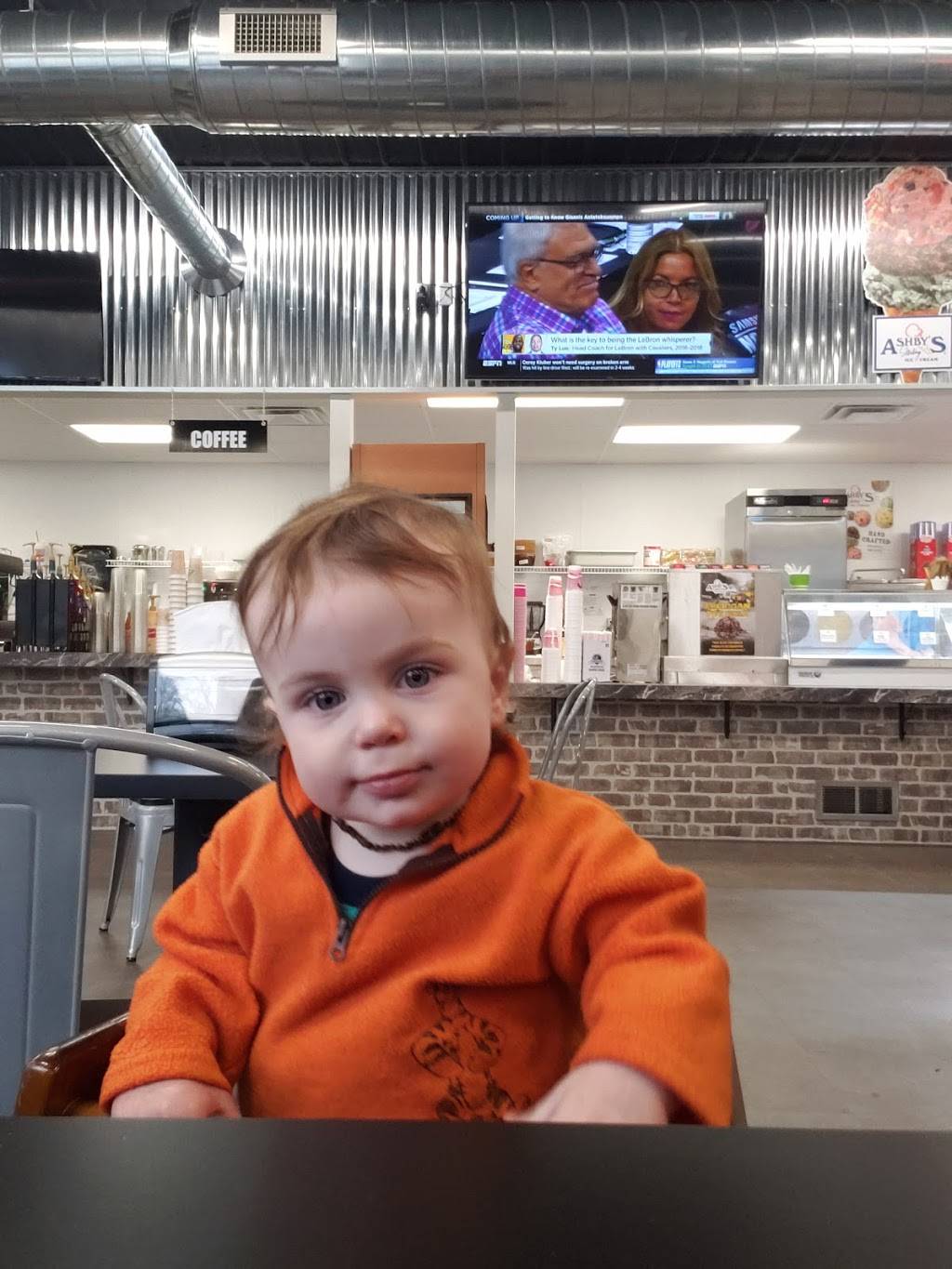 Pennfield Ice Cream & Coffee Shop | restaurant | 956 Capital Ave NE, Battle Creek, MI 49017, USA | 2692821398 OR +1 269-282-1398