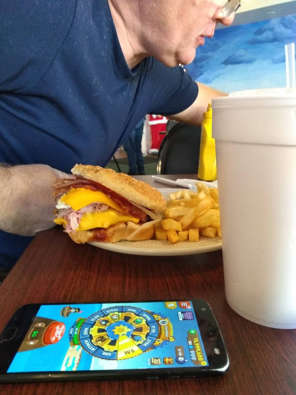 Dees Place | restaurant | 138 N Ridgewood Dr, Sebring, FL 33870, USA | 8634712228 OR +1 863-471-2228