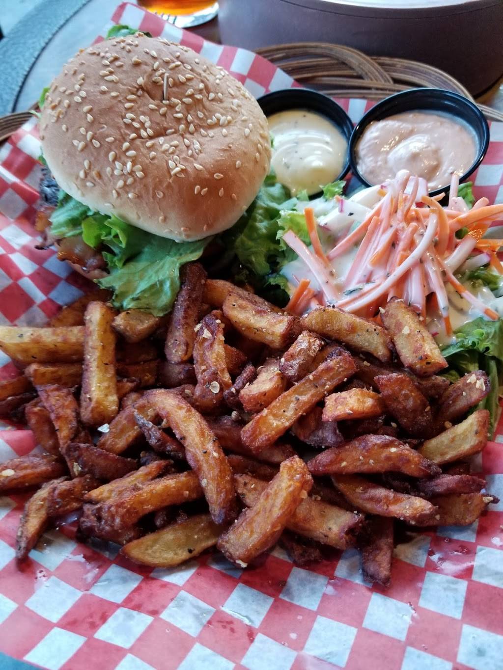 Micro Brasserie Le Grimoire (Restaurant-Pub) | restaurant | 223 Rue Principale, Granby, QC J2G 2V7, Canada | 4503727079 OR +1 450-372-7079