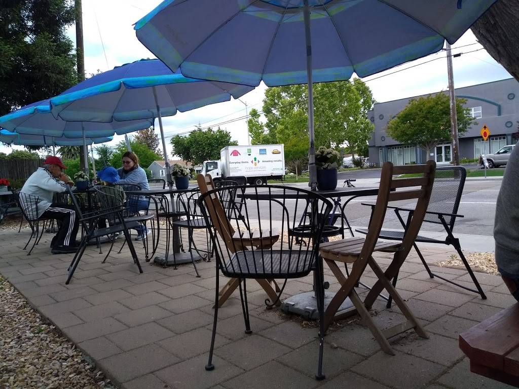 Logans Big Dawgs | meal takeaway | 2050-2076 Agnew Rd, Santa Clara, CA 95054, USA | 4088920762 OR +1 408-892-0762