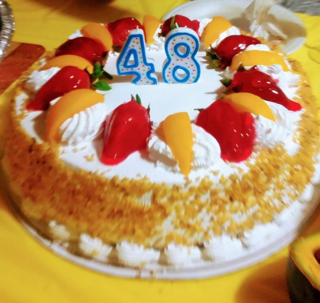 Cristinas Restaurant | restaurant | 450 S 7th St, Reading, PA 19602, USA | 6107360329 OR +1 610-736-0329