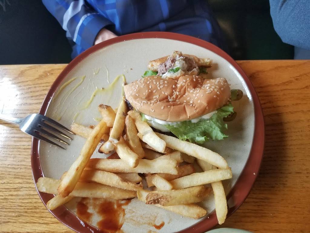 Boonedocks | restaurant | 5858 S Manitou Blvd, Glen Arbor, MI 49636, USA | 2313346444 OR +1 231-334-6444