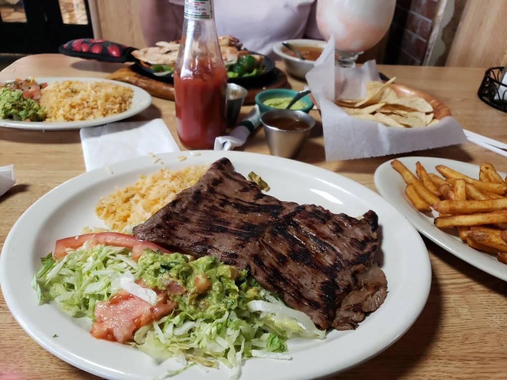 Los Jaliscienses Sports Bar | restaurant | 3501 E Division St, Arlington, TX 76011, USA | 8176403034 OR +1 817-640-3034