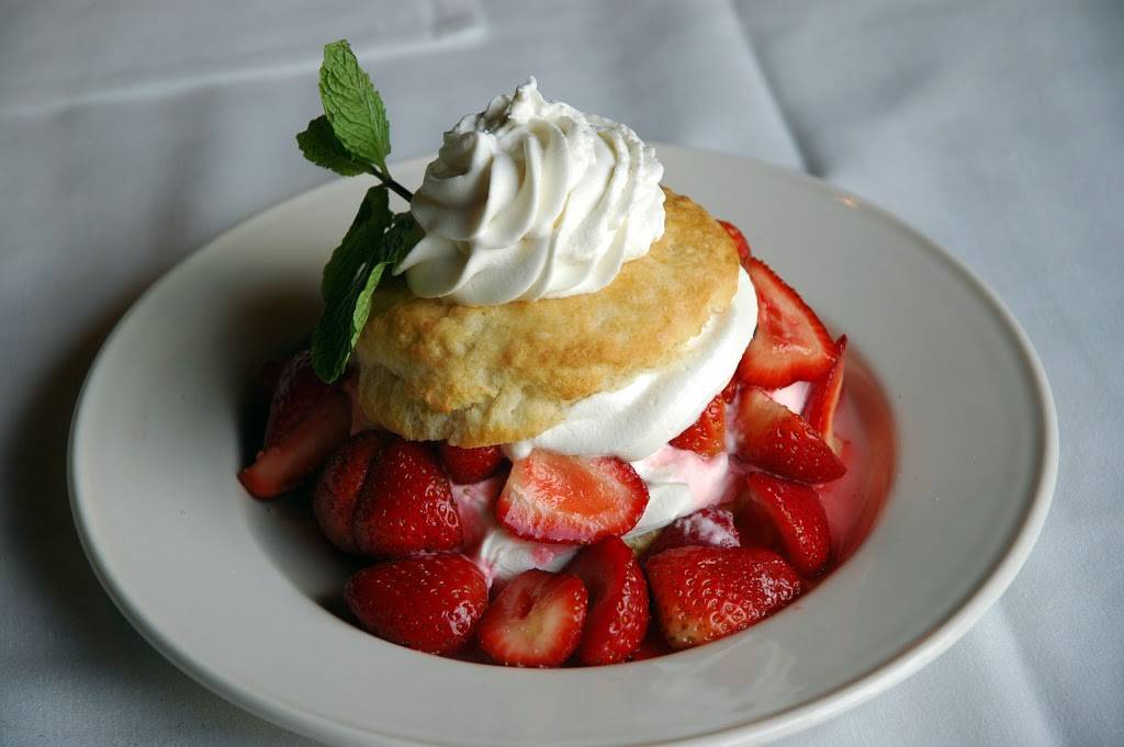 Clydes at Mark Center | restaurant | 1700 N Beauregard St, Alexandria, VA 22311, USA | 7038208300 OR +1 703-820-8300