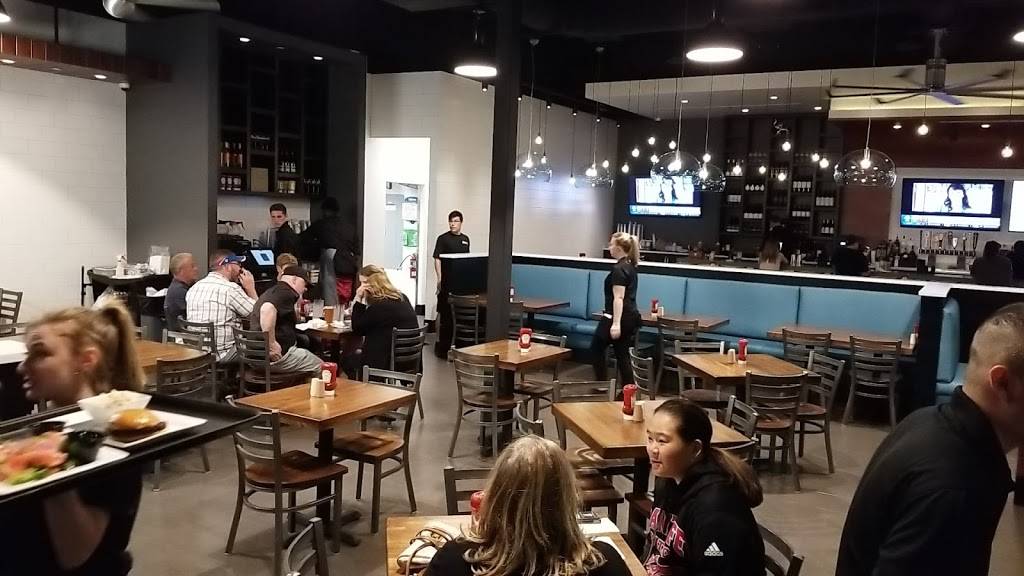 4 Corners Tavern | restaurant | 8250 Champions Gate Blvd, Davenport, FL 33896, USA | 4074792172 OR +1 407-479-2172