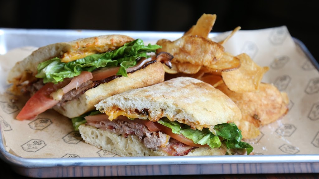 The Redd Dog | restaurant | 2805 6th Ave, Tacoma, WA 98406, USA | 2532121174 OR +1 253-212-1174