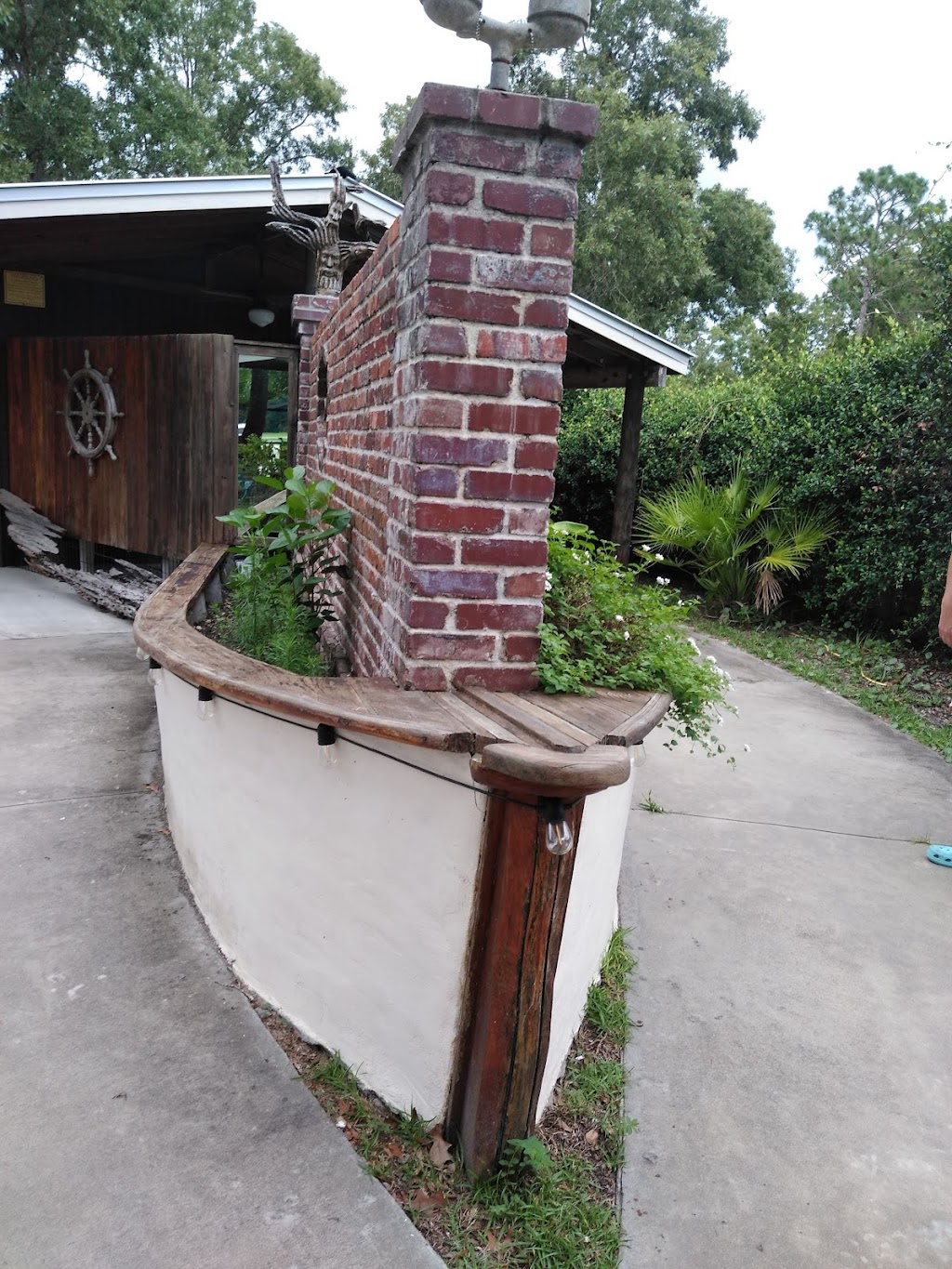 Nowhere Grille | restaurant | 13950 Beach Rd, Perry, FL 32348, USA | 8502233999 OR +1 850-223-3999