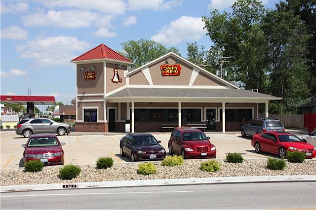 Dairy King | restaurant | 320 W Broadway, Trenton, IL 62293, USA | 6182242222 OR +1 618-224-2222