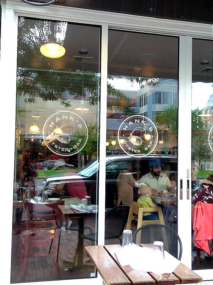 Hanks Oyster Bar | restaurant | 633 Pennsylvania Ave SE, Washington, DC 20003, USA | 2027331971 OR +1 202-733-1971