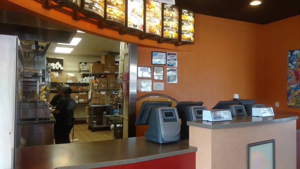 Taco Bell | meal takeaway | 20925 Redwood Rd, Castro Valley, CA 94546, USA | 5105385769 OR +1 510-538-5769