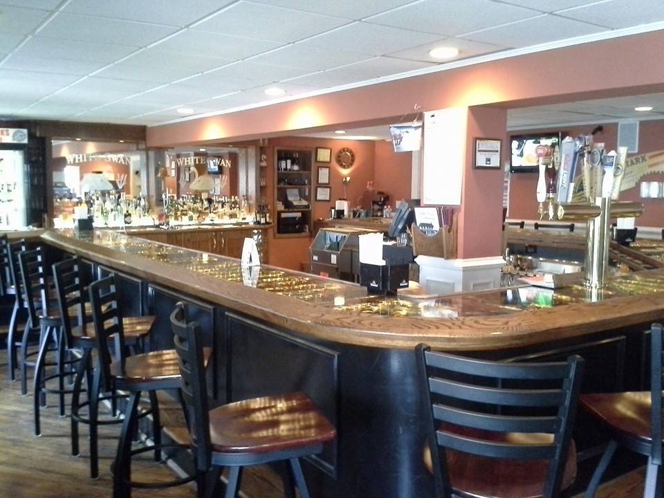 White Swan | restaurant | 1264 E Newport Rd, Lititz, PA 17543, USA | 7176264444 OR +1 717-626-4444