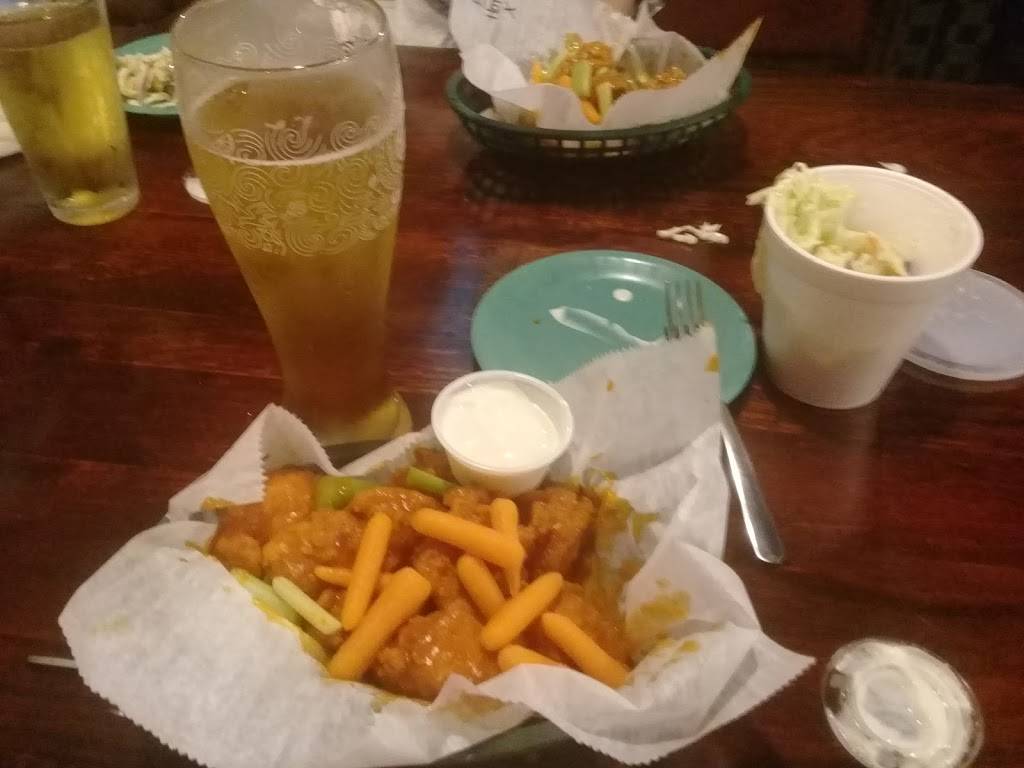 Hackett Hot Wings | restaurant | 520 S Main St, Joplin, MO 64801, USA | 4176251333 OR +1 417-625-1333