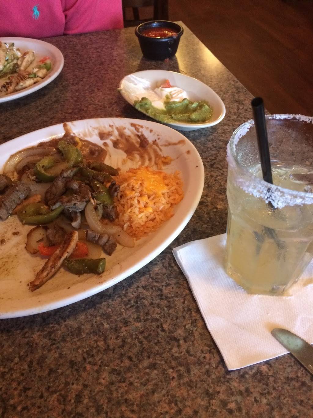 Hectors | restaurant | 1900 W Main St, Gun Barrel City, TX 75156, USA | 9038871179 OR +1 903-887-1179