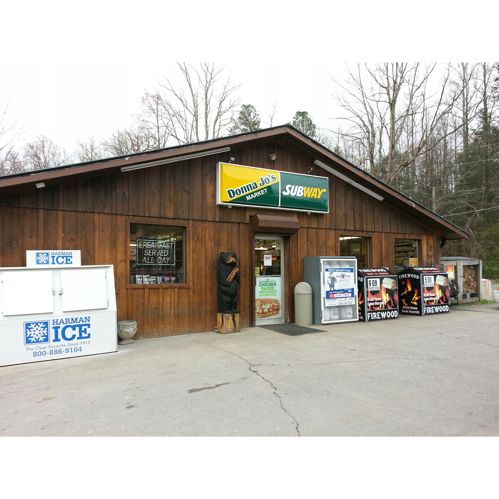 Donna Jos Market & SUBWAY | restaurant | 5040 Hooper Hwy, Cosby, TN 37722, USA | 4235327650 OR +1 423-532-7650
