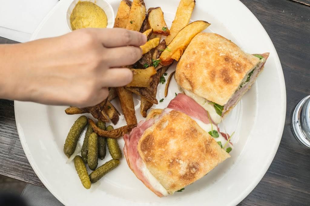 Pelican Inn | restaurant | 10 Pacific Way, Muir Beach, CA 94965, USA | 4153836000 OR +1 415-383-6000