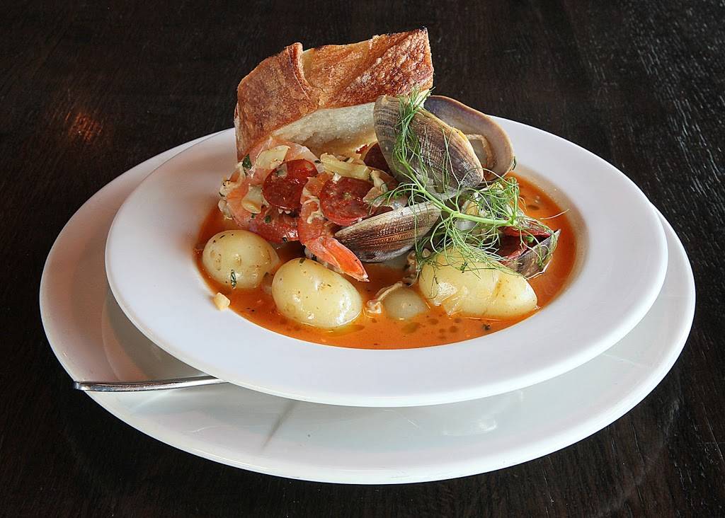 The Social Bar and Grill | restaurant | 1715 Dock St, Tacoma, WA 98402, USA | 2533013835 OR +1 253-301-3835