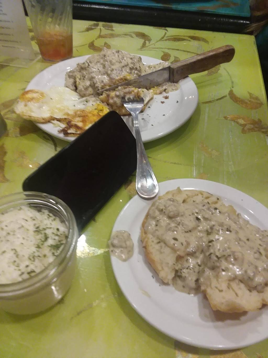 Magnolias @ the Ritz | restaurant | 621 Commerce St, West Point, MS 39773, USA | 6625244865 OR +1 662-524-4865