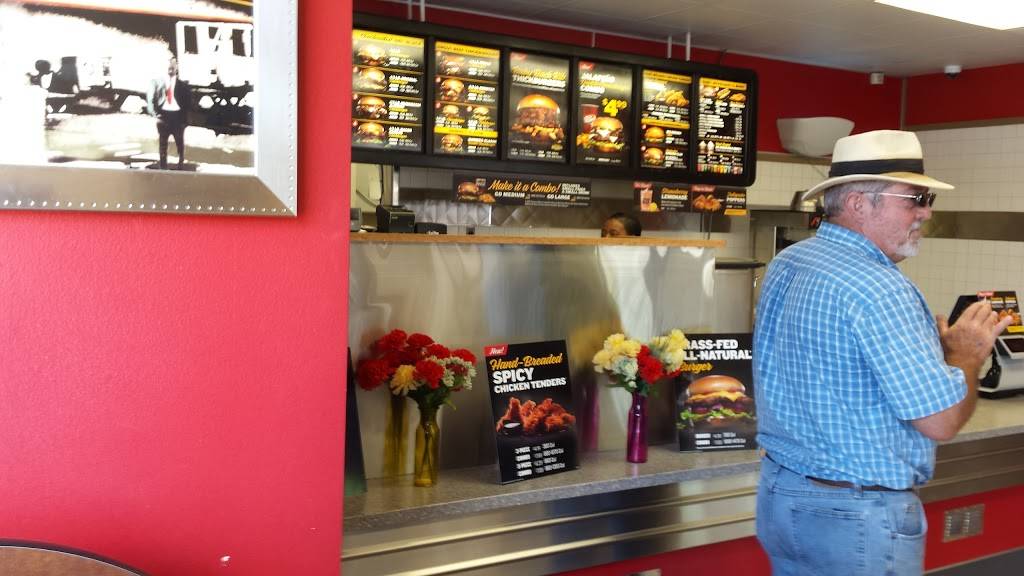 Hardees | restaurant | 203 N Main St, Pearson, GA 31642, USA | 9124223100 OR +1 912-422-3100