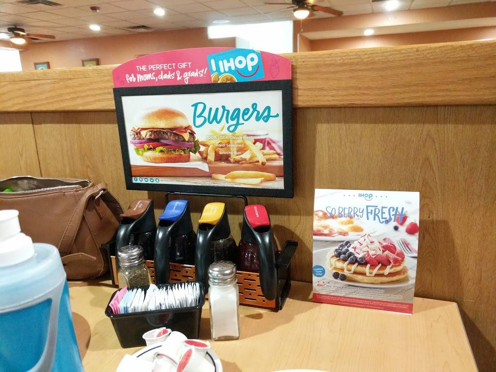 IHOP | restaurant | 12755 SW 88th St, Miami, FL 33186, USA | 3053837775 OR +1 305-383-7775