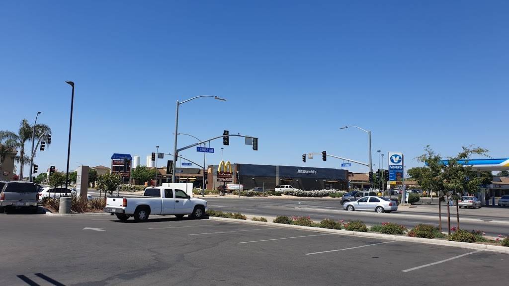 Starbucks | cafe | 491 North N J St, Tulare, CA 93274, USA | 5596841310 OR +1 559-684-1310