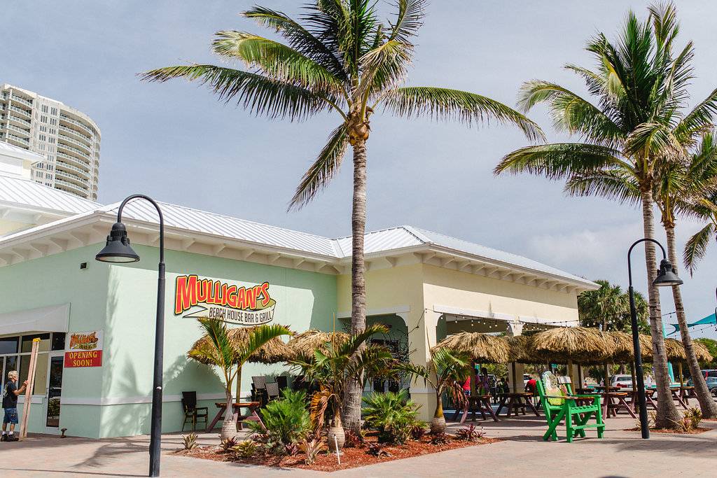 Mulligans Beach House | restaurant | 2551 N Ocean Ave, Riviera Beach, FL 33404, USA | 5616295442 OR +1 561-629-5442