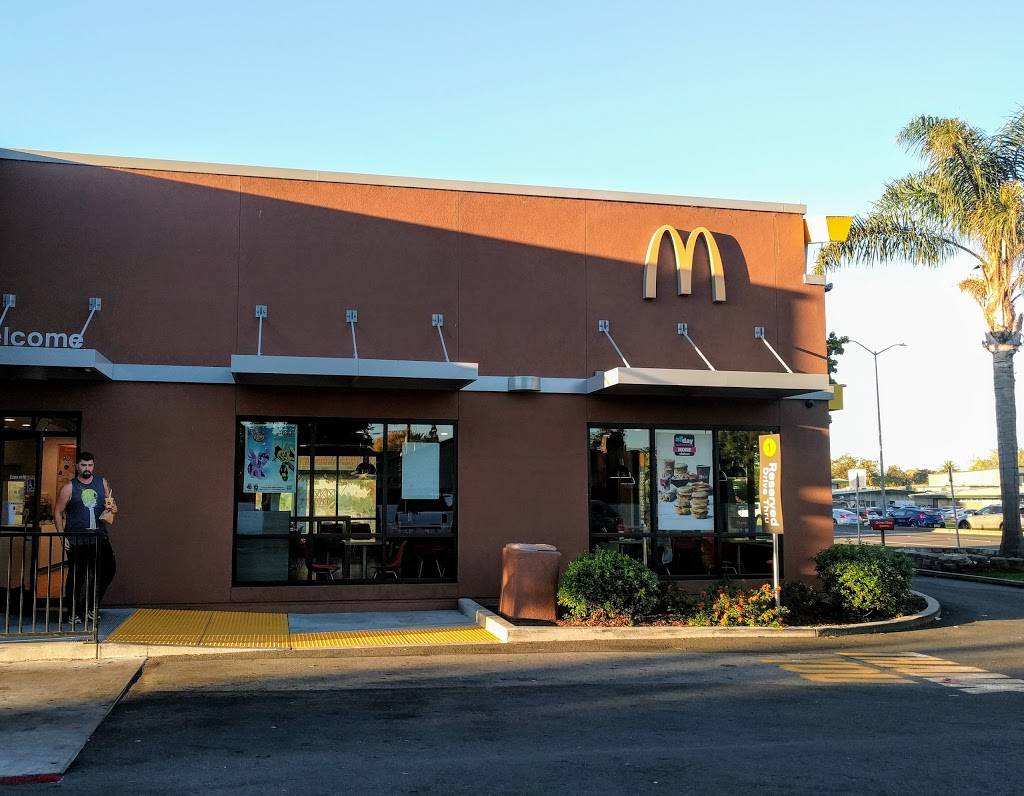 McDonalds | cafe | 4318 Thornton Ave, Fremont, CA 94536, USA | 5107917400 OR +1 510-791-7400