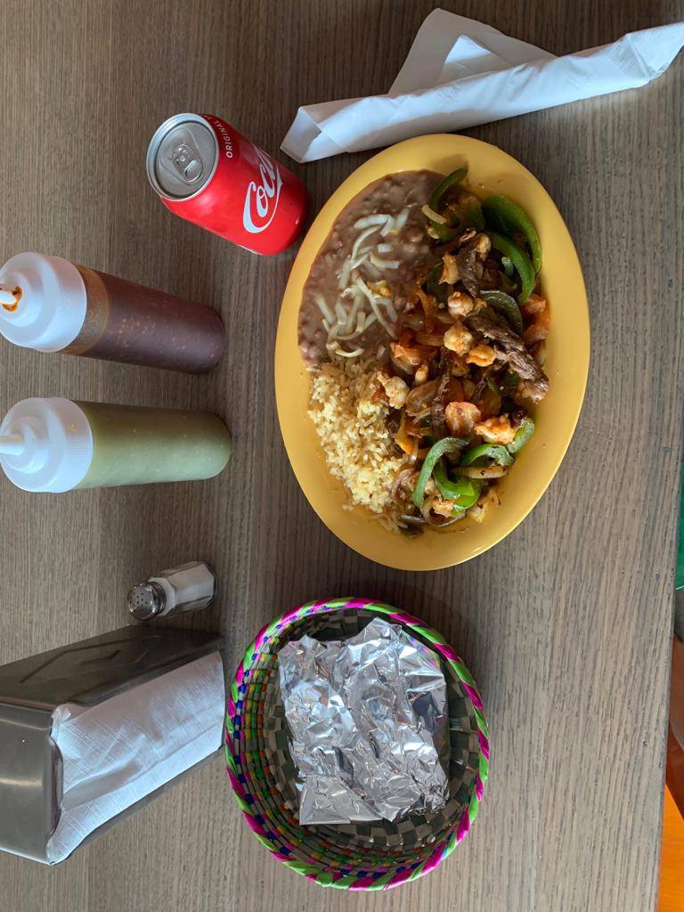 Carmelos Taco Place | restaurant | 2746 W 59th St, Chicago, IL 60629, USA | 7739126808 OR +1 773-912-6808