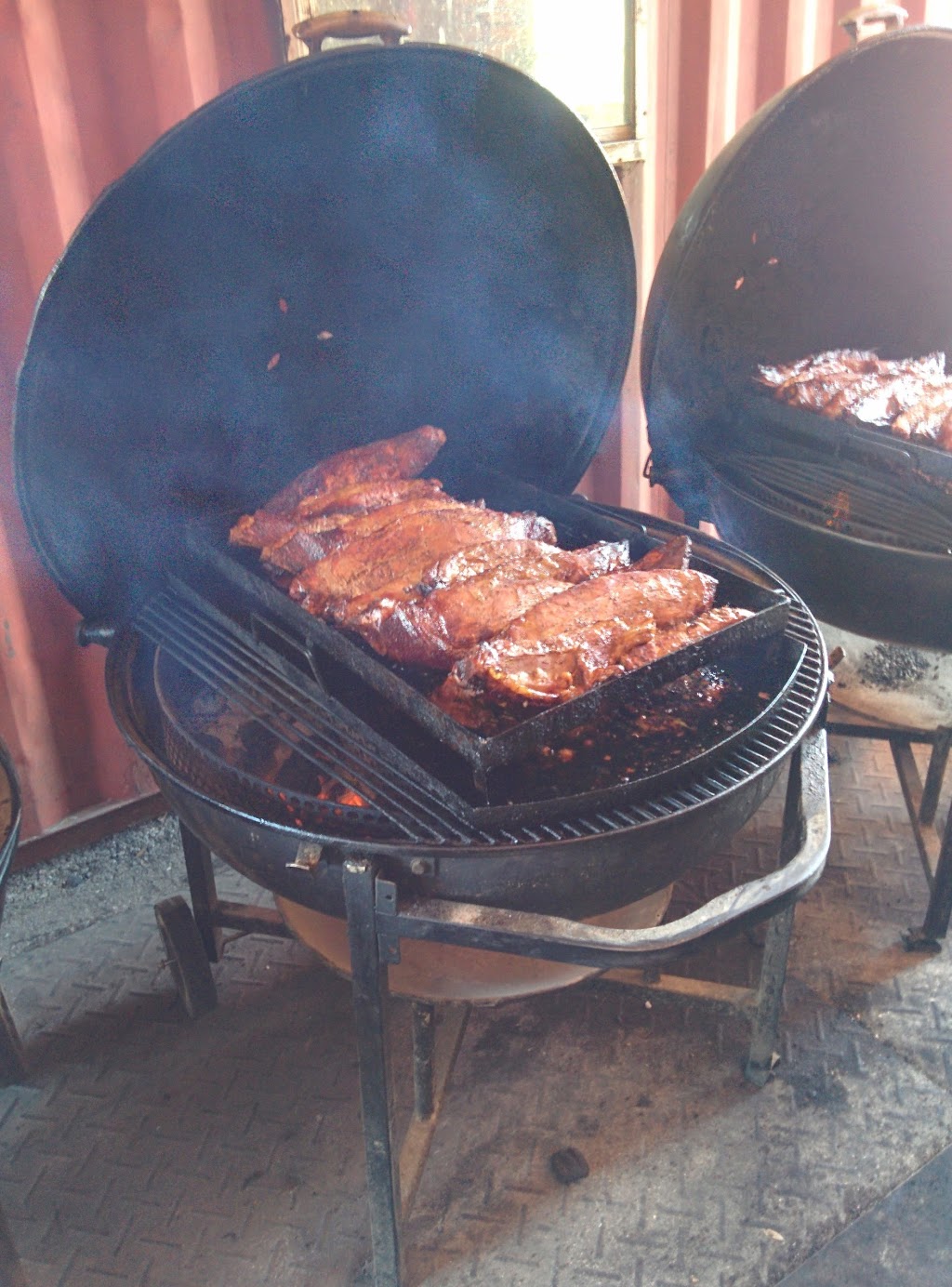 Judges BBQ & the Juice Garden | restaurant | 2104 W Michigan St, Indianapolis, IN 46222, USA | 3176310340 OR +1 317-631-0340