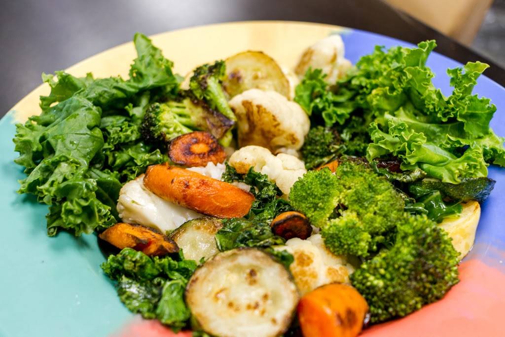 Loveys Natural Foods & Cafe | cafe | 3634, 1319 Military Cutoff Rd, Wilmington, NC 28405, USA | 9105090331 OR +1 910-509-0331