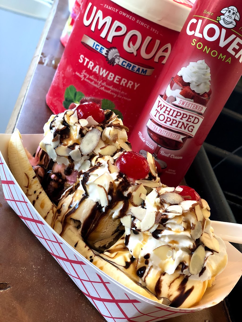 Sips: Organic Coffee & More | bakery | 6771 CA-254, Miranda, CA 95553, USA | 7076018901 OR +1 707-601-8901