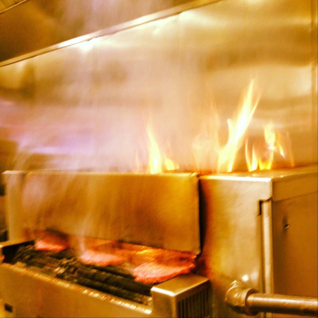 Lil Burgers | restaurant | 223 Franklin Avenue, Nutley, NJ 07110, USA | 9733202374 OR +1 973-320-2374