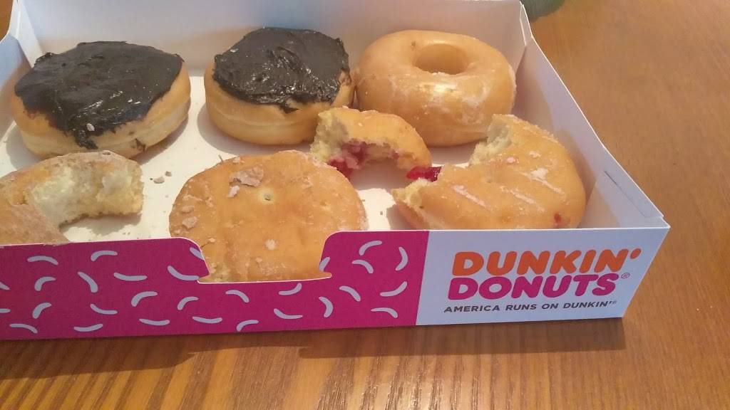 Dunkin | bakery | 201 US Highway 27 North, Avon Park, FL 33825, USA | 8636572465 OR +1 863-657-2465