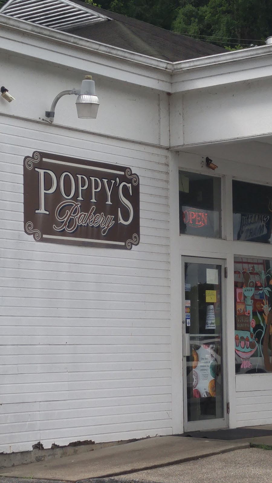 Poppys Bakery | bakery | 865 Wilkinson Blvd A, Frankfort, KY 40601, USA | 5028755535 OR +1 502-875-5535