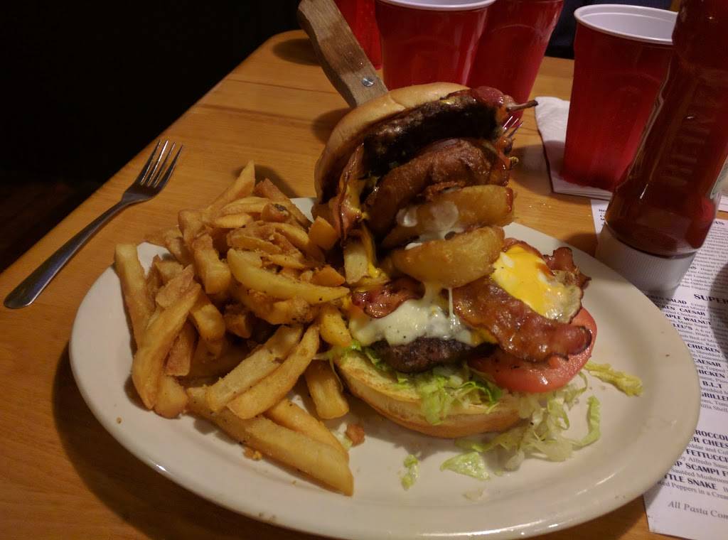 Teluwut Grille House & Pub | restaurant | 104 N Elm St, Cresco, IA 52136, USA | 5635473300 OR +1 563-547-3300