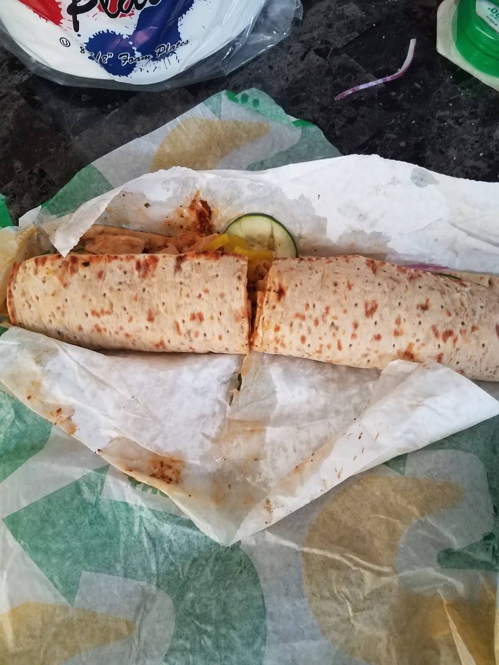 Subway | restaurant | 34 W 9 Mile Rd, Hazel Park, MI 48030, USA | 2483985156 OR +1 248-398-5156