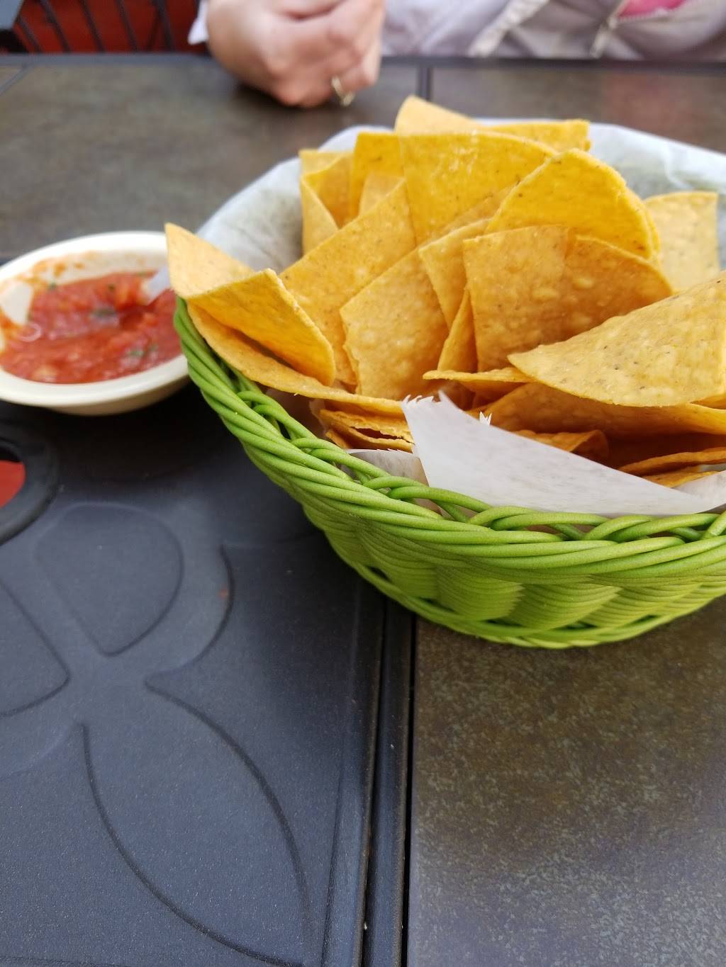 El Nuevo Vallarta | restaurant | 4709 Douglas Rd, Toledo, OH 43613, USA | 4194745414 OR +1 419-474-5414