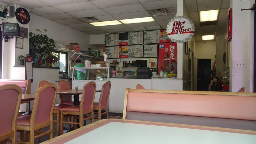 Charlies Fine Foods | restaurant | 226 Cedar Springs Rd, Spartanburg, SC 29302, USA | 8643429007 OR +1 864-342-9007