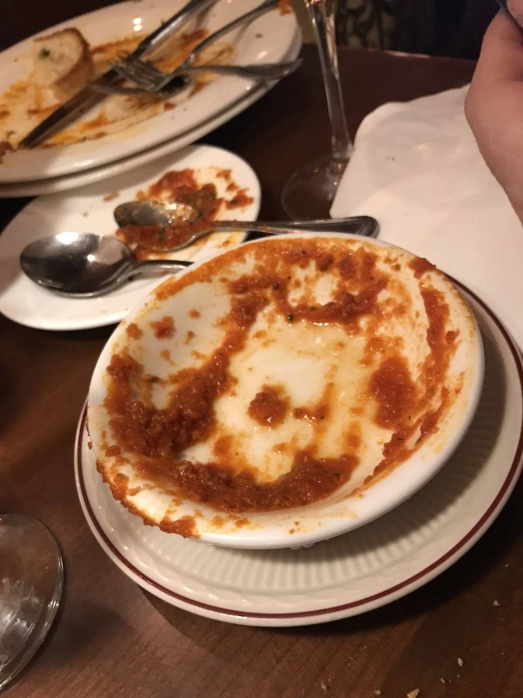 Pistones Italian Inn | restaurant | 6320 Arlington Blvd, Falls Church, VA 22042, USA | 7035331885 OR +1 703-533-1885