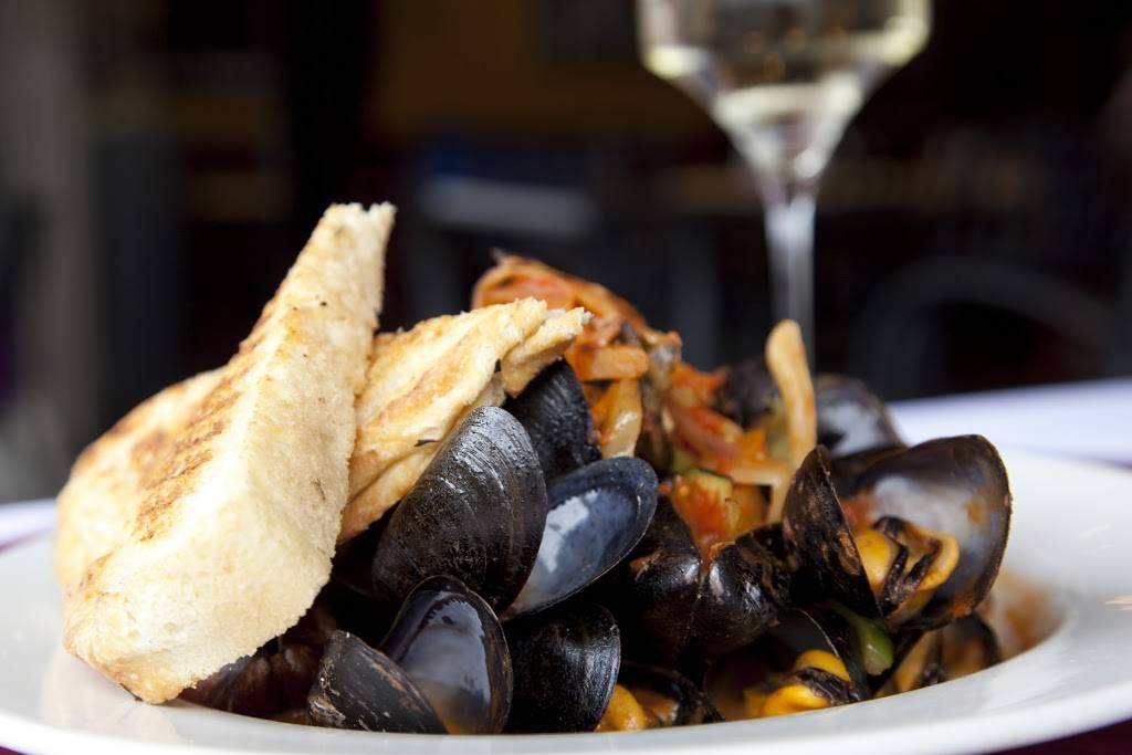 Jacobs Grill | restaurant | 1398 King St N, St. Jacobs, ON N0B 2N0, Canada | 5196642575 OR +1 519-664-2575