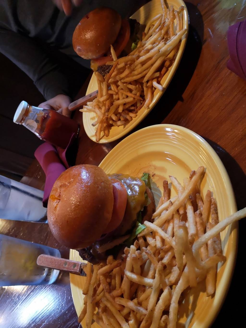 Fernwood Bar & Grill | restaurant | CA-1, Big Sur, CA 93920, USA | 8316672129 OR +1 831-667-2129