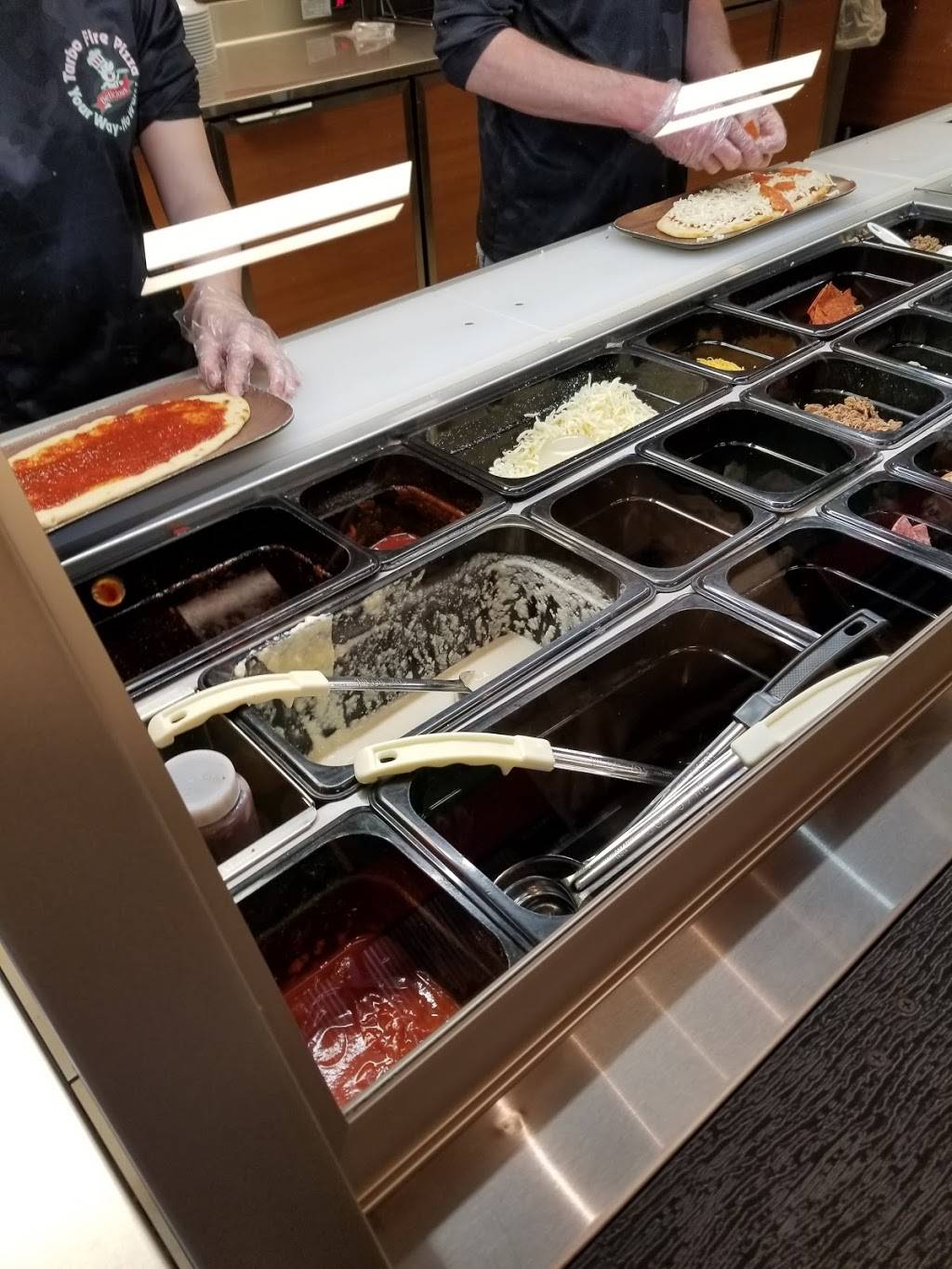 Turbo Fire Pizza | restaurant | 2415 N Dirksen Pkwy, Springfield, IL 62702, USA | 2175232180 OR +1 217-523-2180