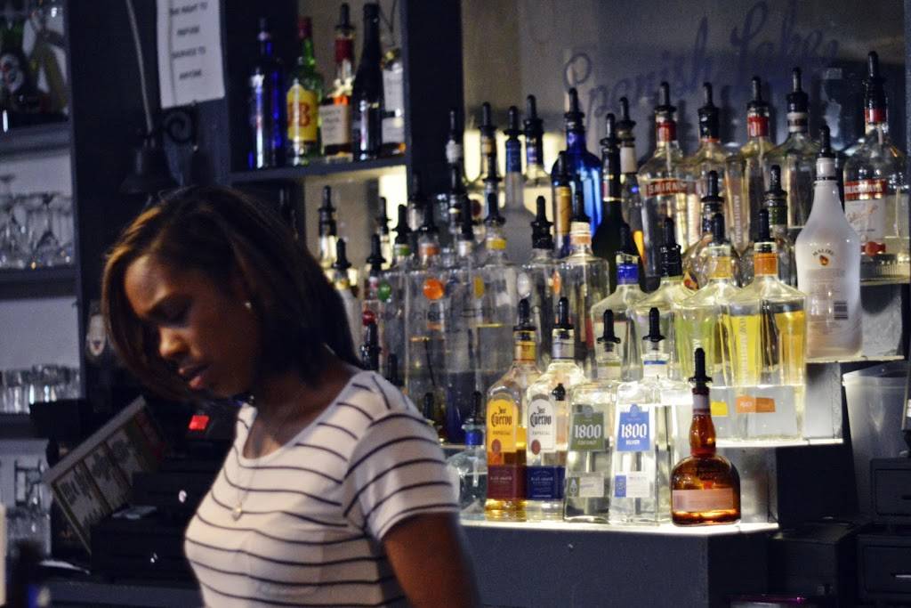 Epic Sports Bar And Grill | restaurant | 1553 Sierra Vista Pkwy, St. Louis, MO 63138, USA | 3147413742 OR +1 314-741-3742