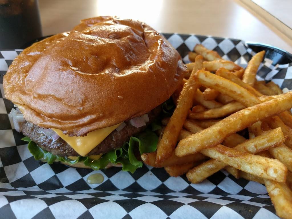 Grinderz | restaurant | 7561 Center Ave #53, Huntington Beach, CA 92647, USA | 7148952800 OR +1 714-895-2800