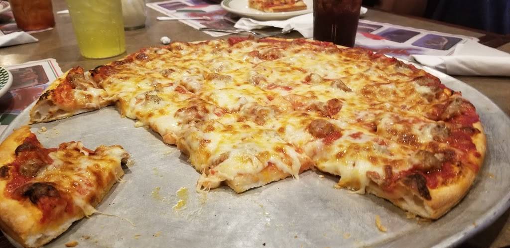 Pinos on Main Pizza | restaurant | 2511 N Main St, Rockford, IL 61103, USA | 8159636400 OR +1 815-963-6400