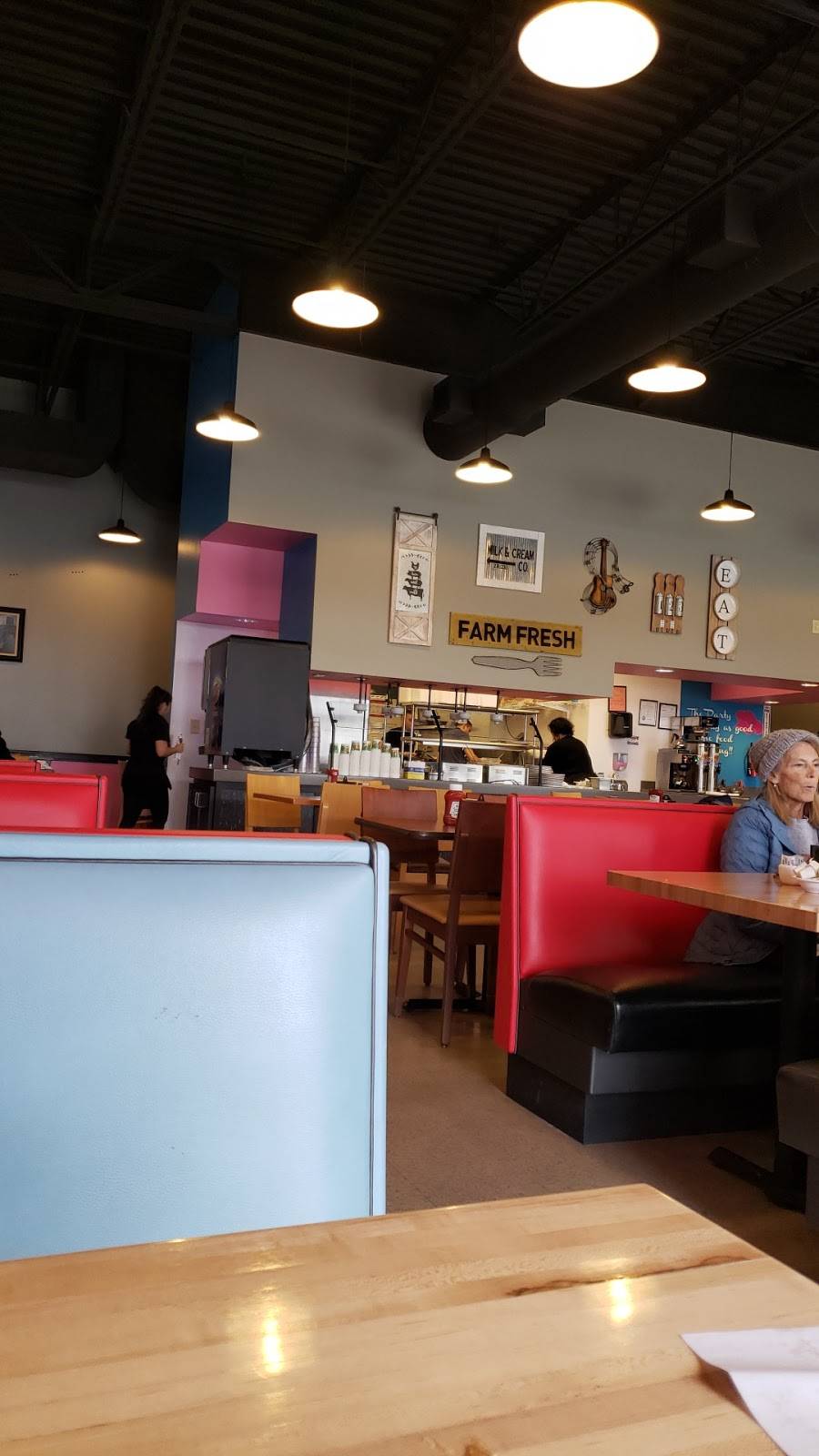 Rise & Shine Breakfast House | restaurant | 6120 Thompson Rd, Indianapolis, IN 46237, USA | 3179749400 OR +1 317-974-9400