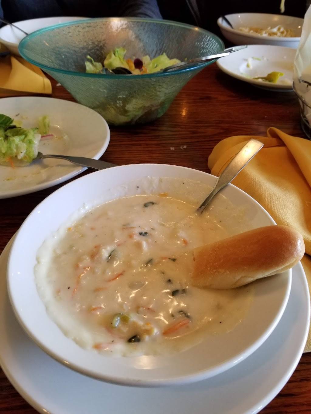 Olive Garden Italian Restaurant | meal takeaway | 4221 196th St SW, Lynnwood, WA 98036, USA | 4256702977 OR +1 425-670-2977