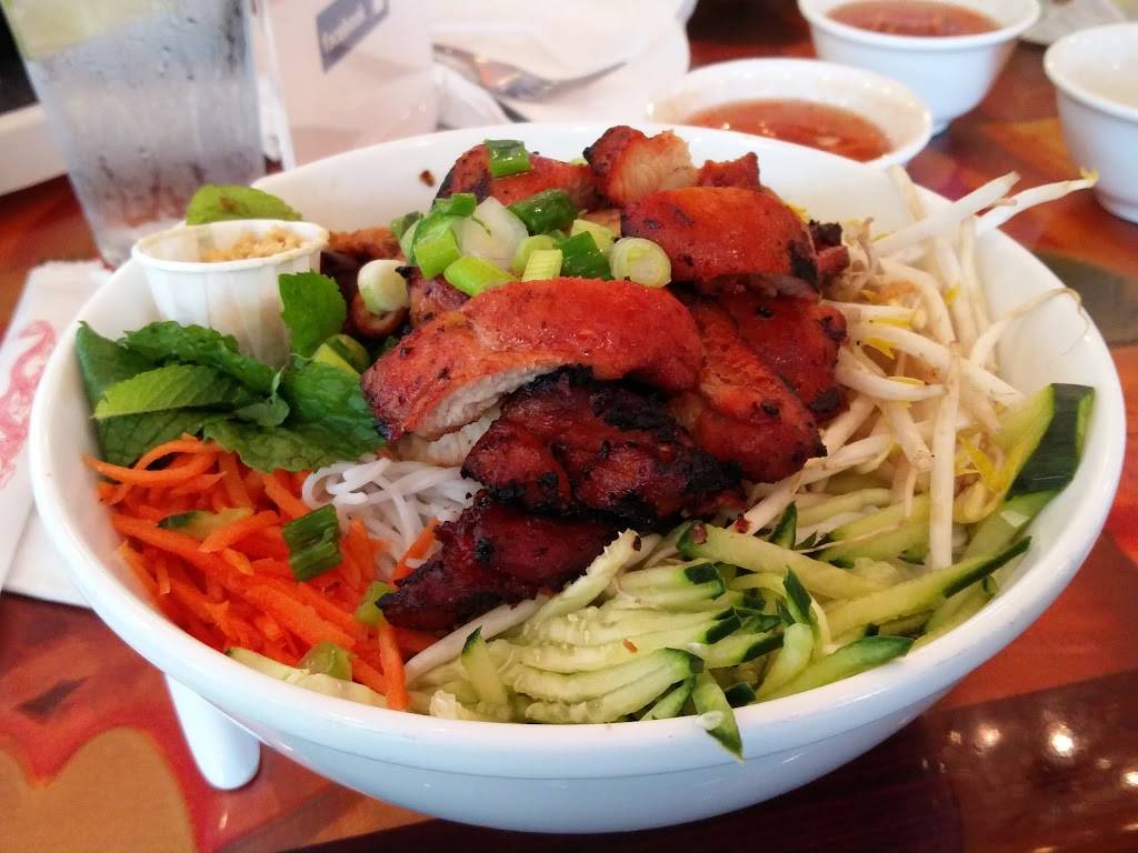 Pho Royal Restaurant Leesburg | restaurant | 542 Fort Evans Rd NE, Leesburg, VA 20176, USA | 7037791774 OR +1 703-779-1774