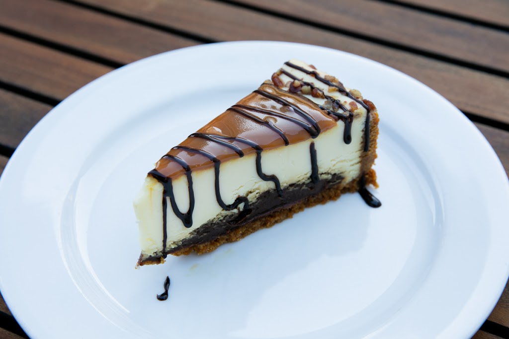 Fresh Off The Boat | restaurant | 27267 Perdido Beach Blvd #105, Orange Beach, AL 36561, USA | 2512737374 OR +1 251-273-7374