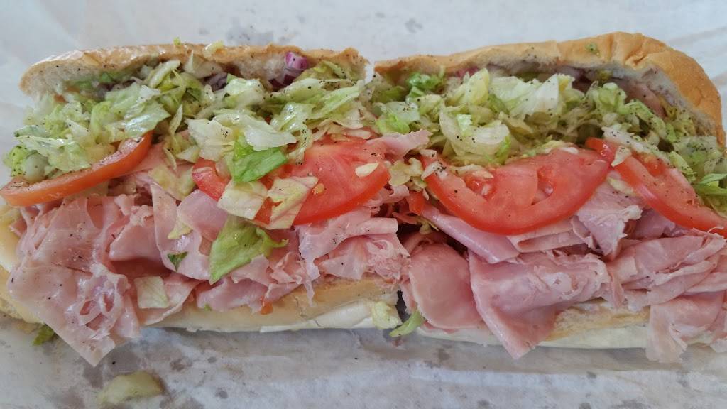 Hamilton Street Market | meal takeaway | 639 Broad St, New London, CT 06320, USA | 8604423383 OR +1 860-442-3383