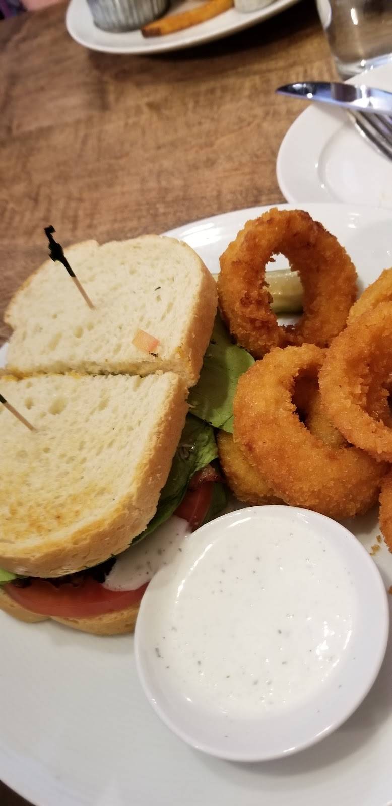 Cantwells Tavern | restaurant | 109 Main St, Odessa, DE 19730, USA | 3023760600 OR +1 302-376-0600